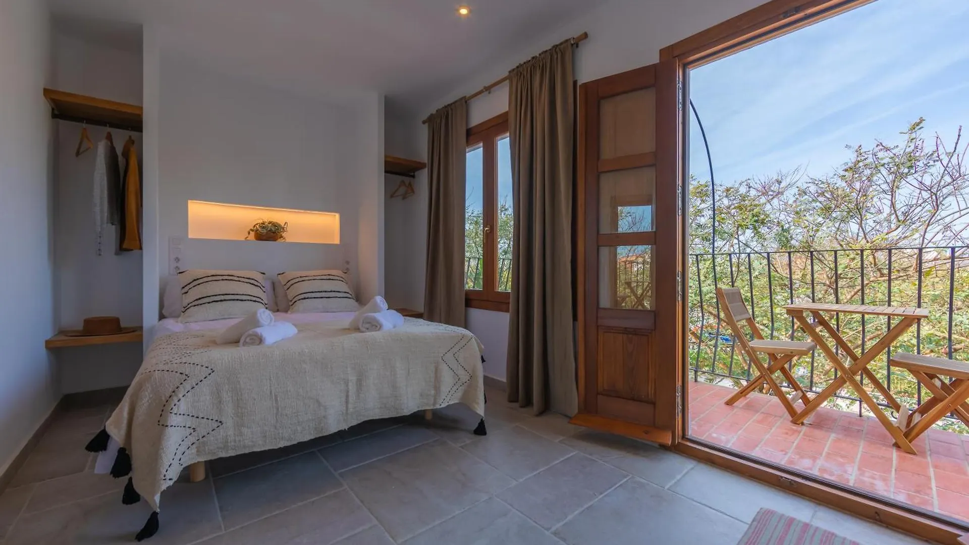 Atico De Aqui No Me Muevo Apartamento Tarifa