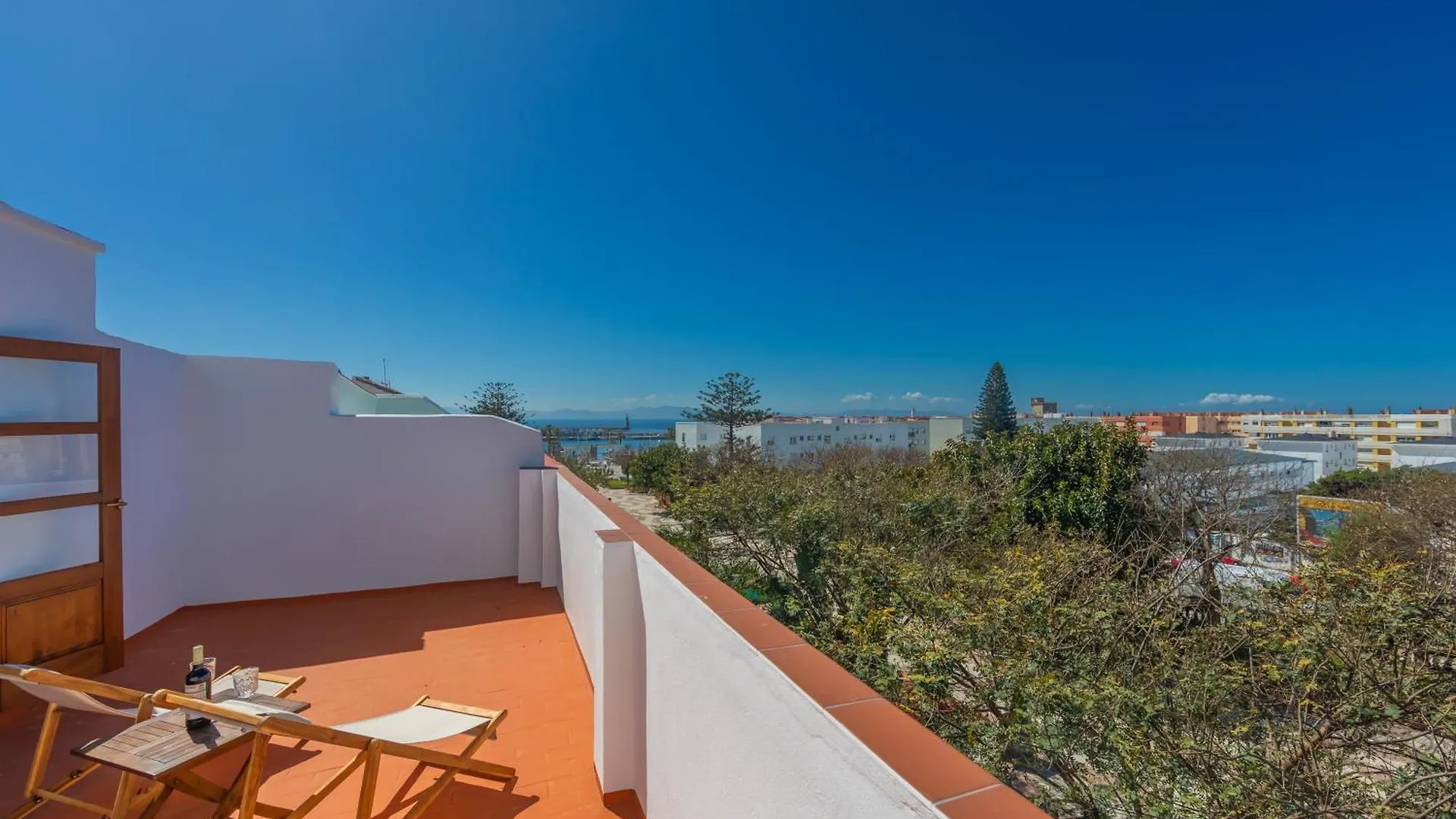 Atico De Aqui No Me Muevo Apartamento Tarifa